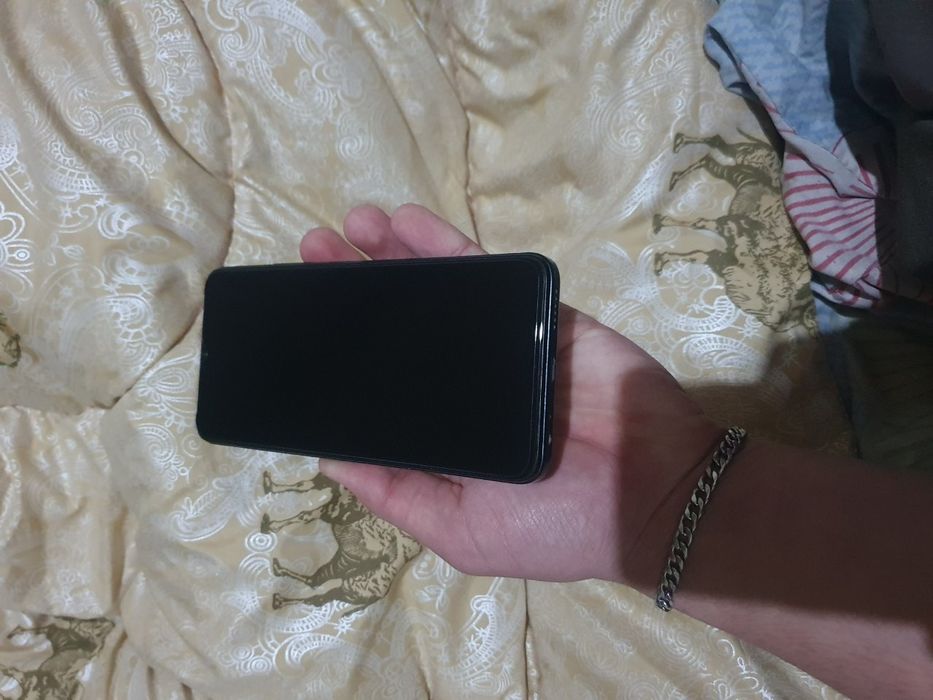 Itel A70 6/128 gb holati ideal 2 ta chixol qoʻshib beriladi