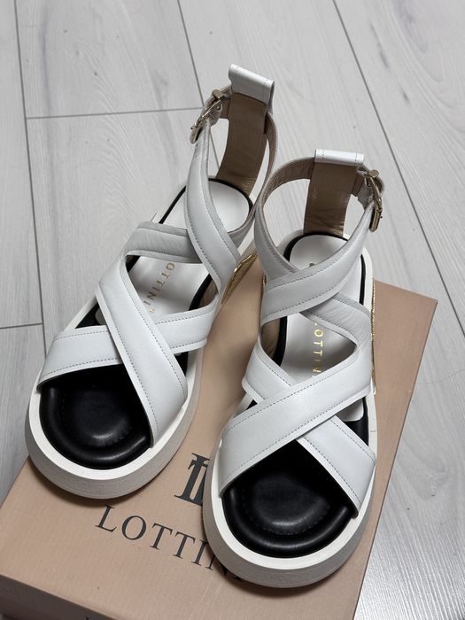 Сандали женские новые