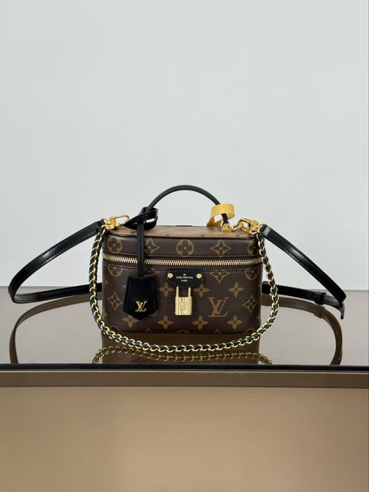 Chanel, Dior, Alaïa,Loro - Мини чанти налични