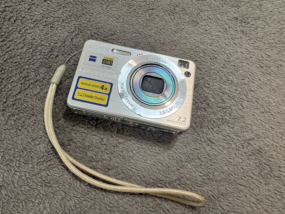 Aparat foto digital Sony Cyber-shot DSC-W110 (7.2 MP, Obiectiv Carl Zeiss)
