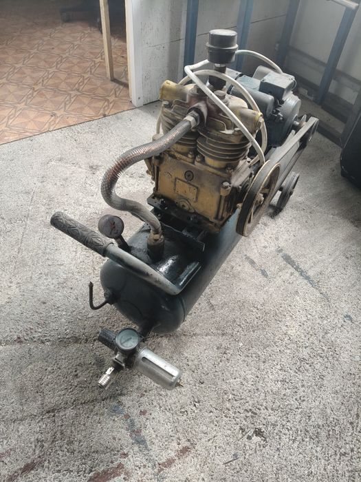 Compresor aer 50 litri