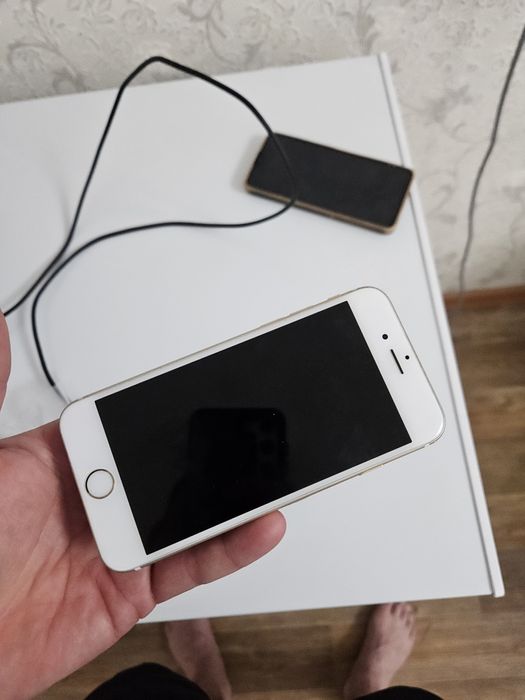 Продам IPhone 8 стоить пароль нужен блокировки