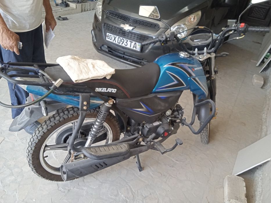 Мотоцикл сотилади