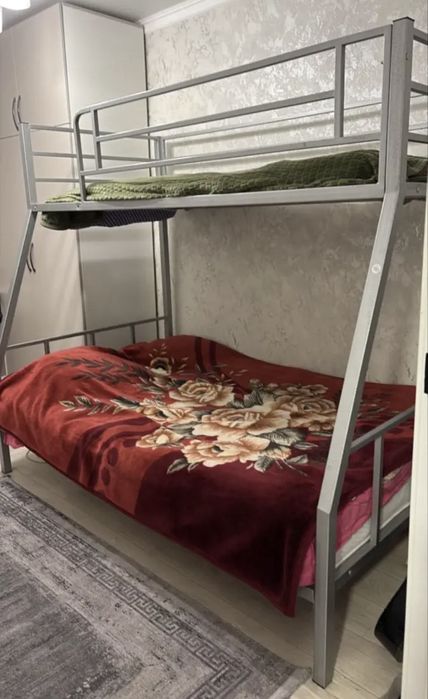 Двухярусная кровать