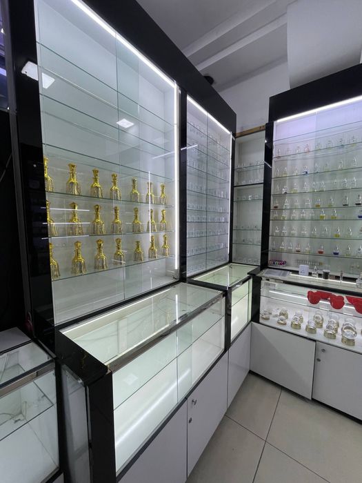 Стеклянная витрина