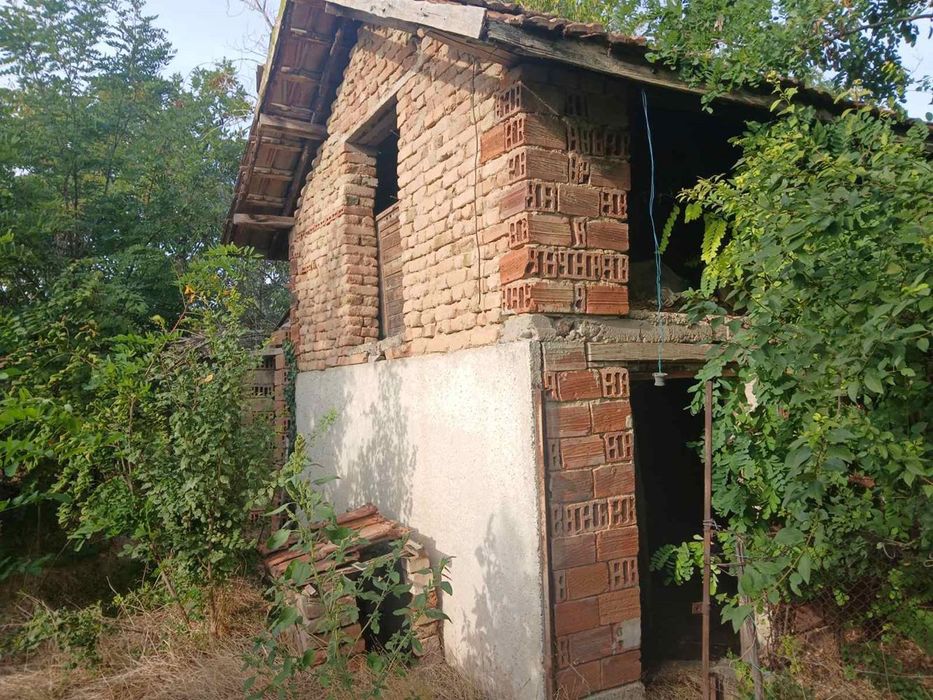 Къща в Плевен, област-с.Брест площ 80 цена 14316