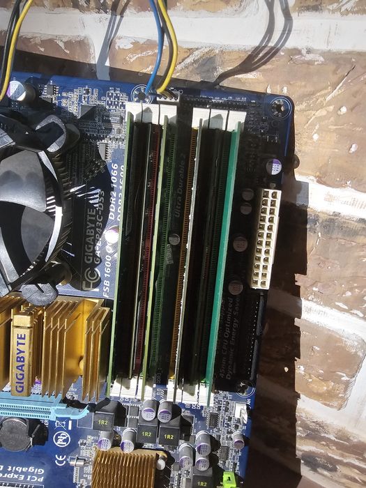 плата на 775 с процессором dial core e5500