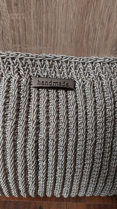 Плетена чанта с кожена дръжка