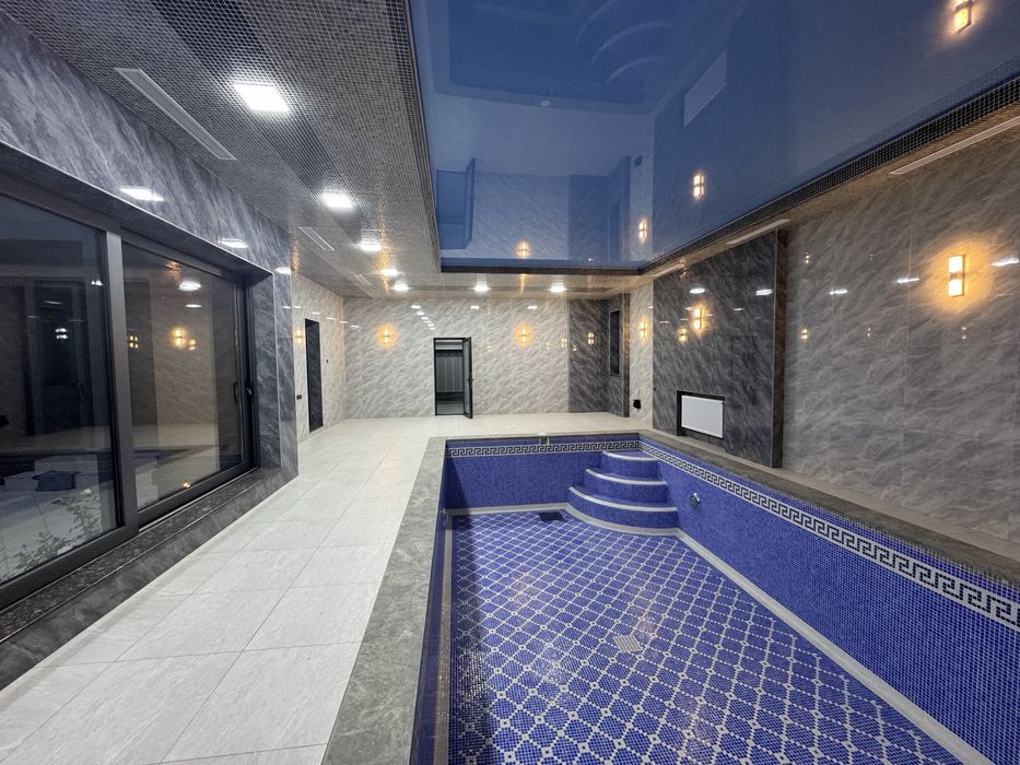 Роскошный новый дом.