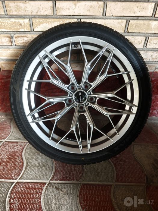 Продам шина толка шина Delmax почти новый 245/40/R19