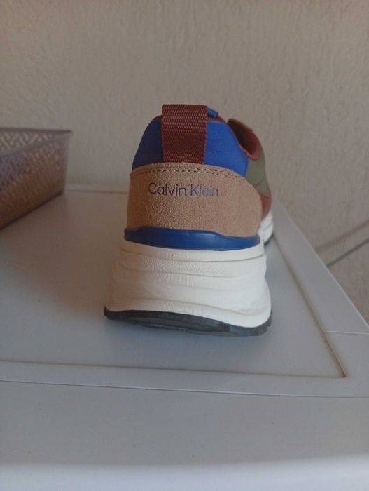 Спортно елегантни маратонки Calvin Klein