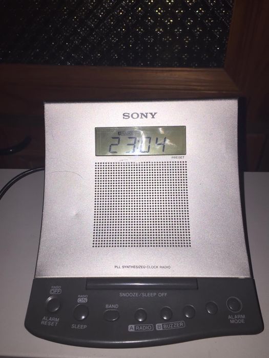 Часовник / Радио будилник