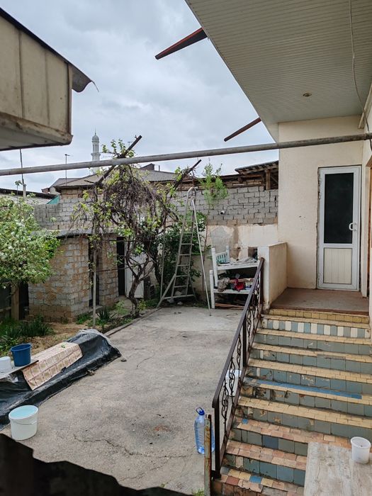 Участка сотилади.4.5 сотка.Она болада.Ер нархида,соткаси 50 минг