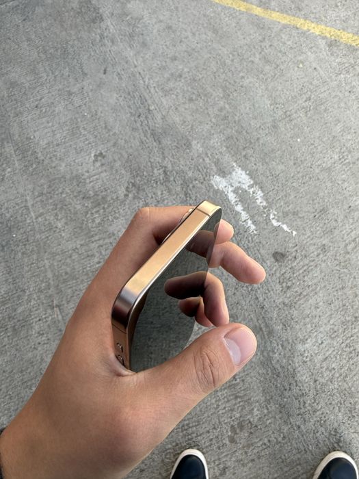 Apple iPhone 16 Pro Desert