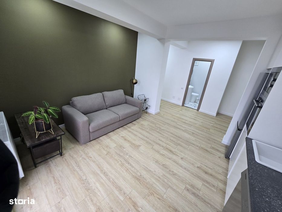 Apartament 3 camere,2 terase,2 băi,95mp,zona Centrală