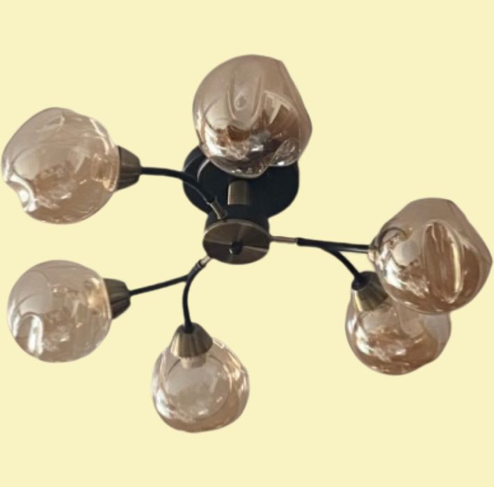 Продам люстру не высокую