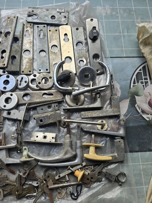 Замки ключи и аксесуары