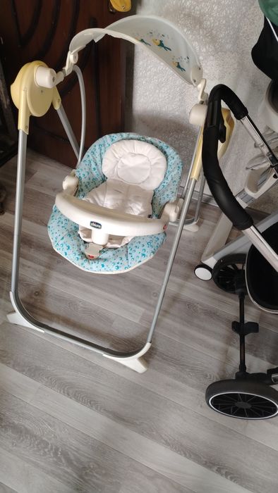 Продам шезлонг качеля chicco