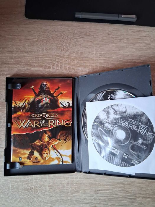 Продавам компютърни игри