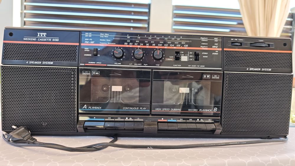 Radiocasetofon ITT Weekend 513D