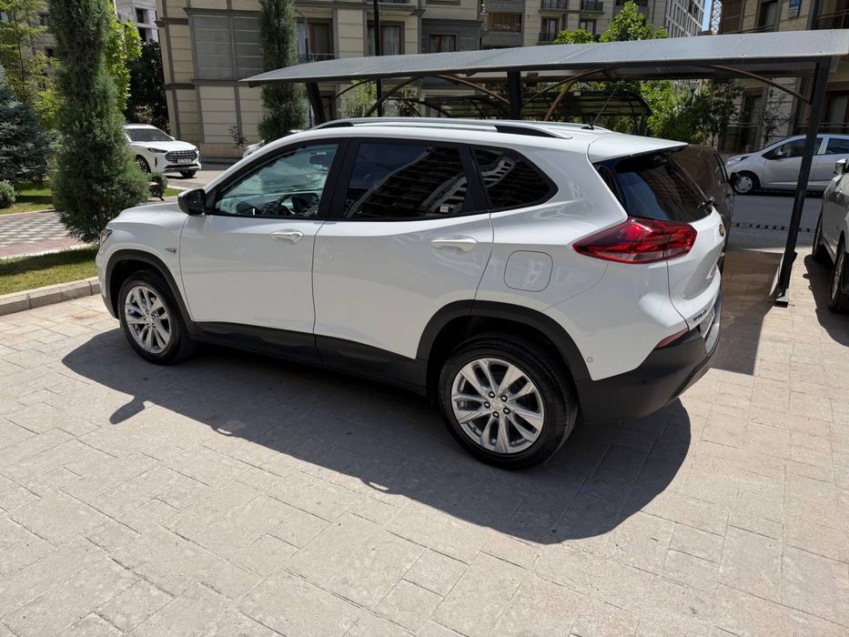 Продам свой Chevrolet Tracker LTZ