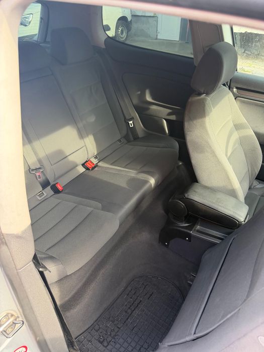 Vând Volkswagen Golf 5