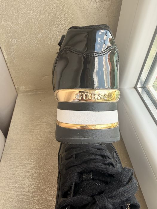 Маратонки Guess