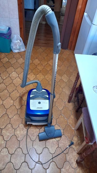 Aspirator Zelmer 1600 W cu filtre aer si rezervor de apa si perie turbo rotativa