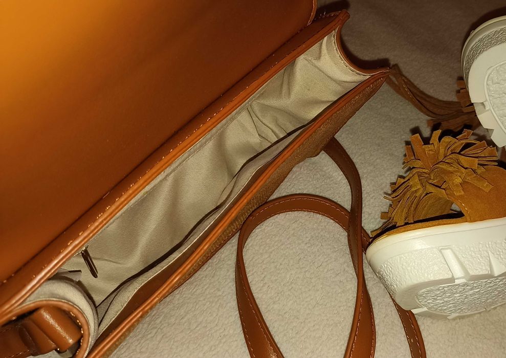 Комплект: чантичка и ЧИСТО НОВИ сандали на платформа - ИЗГОДНО!