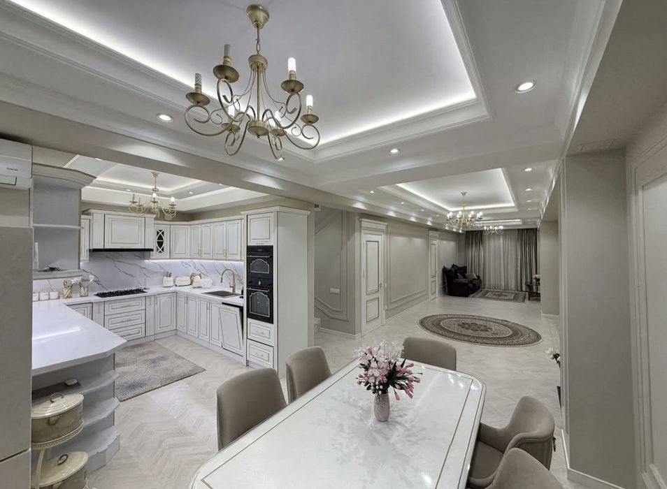 Ibn Sino Stroy mart yonida Dubleks 6 xona + 2 xoll 106 + 106 kv 1 etaj