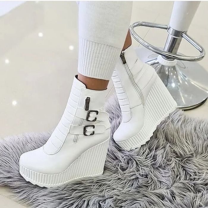 Боти на платформа - бяла кожа [35-40 номер]