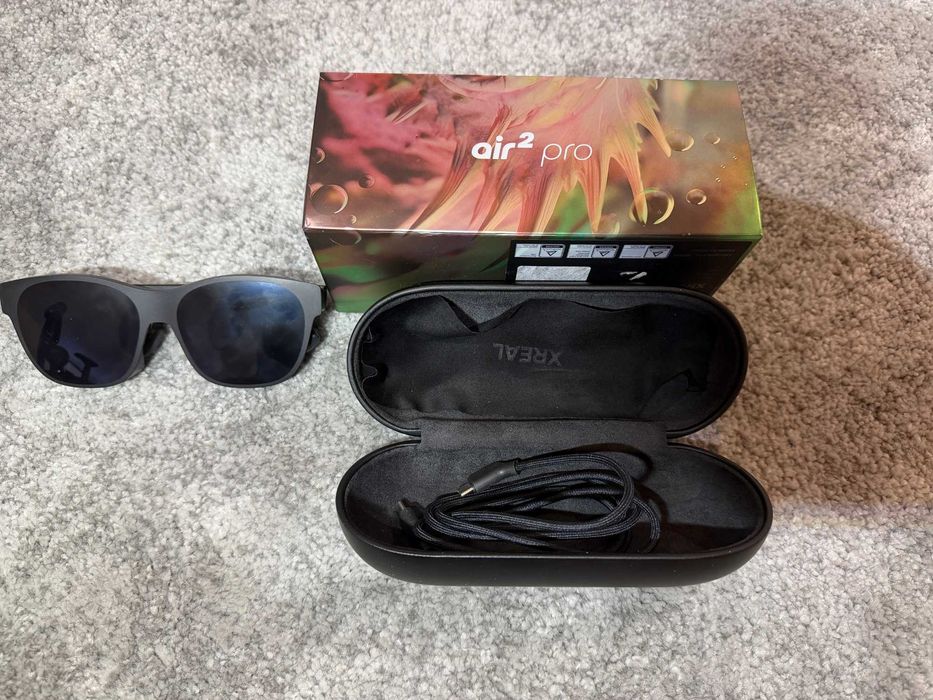 Xreal Air 2 Pro Smart Glasses — Like New / Ca Noi (1 use)