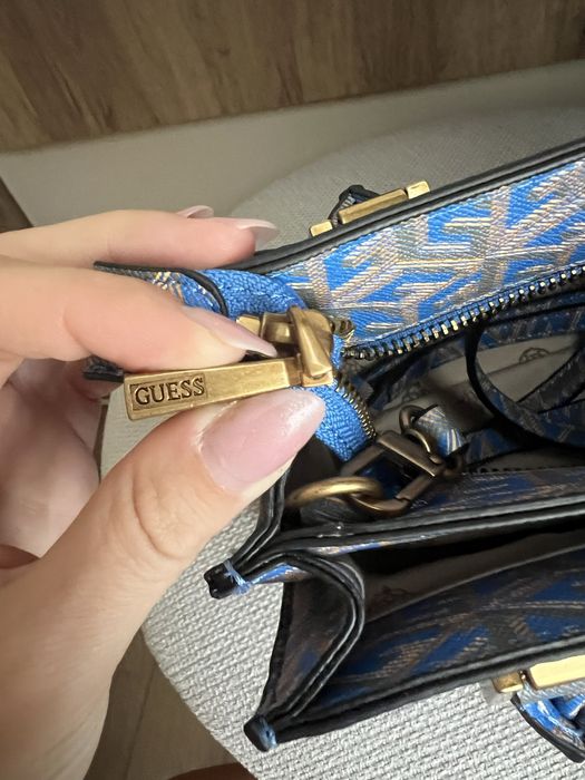 Дамска чанта Guess