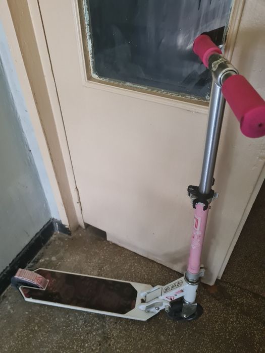 Trotineta  fetite 5-7 ani reglabila