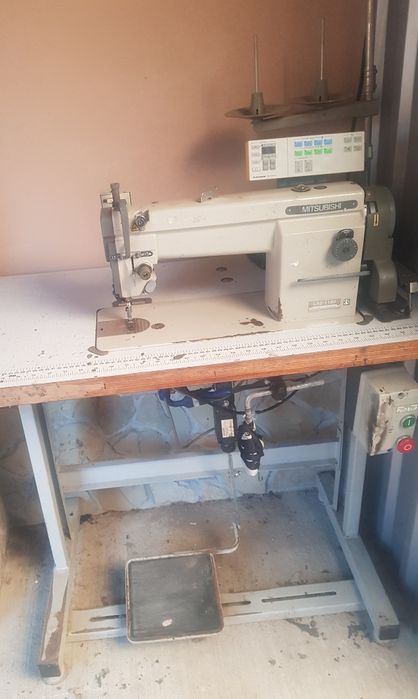 Vând mașină de cusut MITSUBISHI