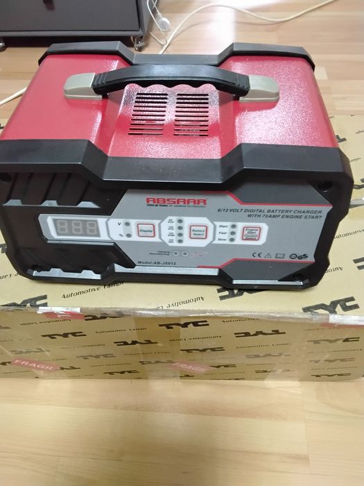 Redresor digital incarcare baterii 12A,6-12V