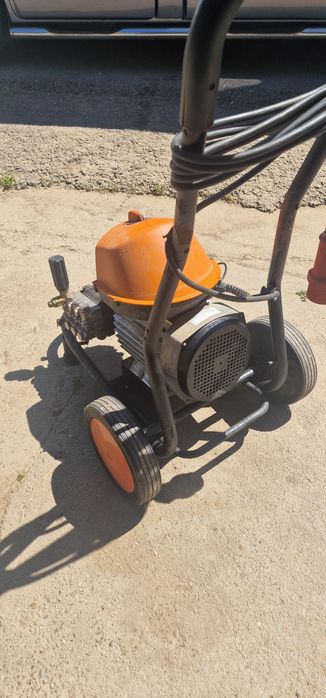 Grup pompant cu presiune 380v