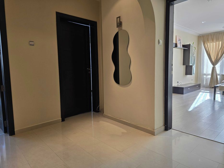 Дава се под наем Тристаен апартамент в София, Яворов - 98 кв.м за 867 € - Снимка #1