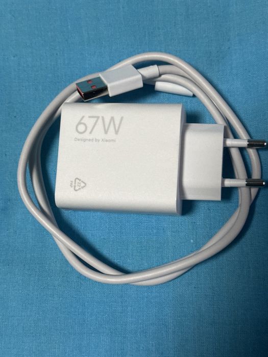 Продавам Xiaomi 13 /256/8+8 ram. Angroig 15. Отлично състояние.