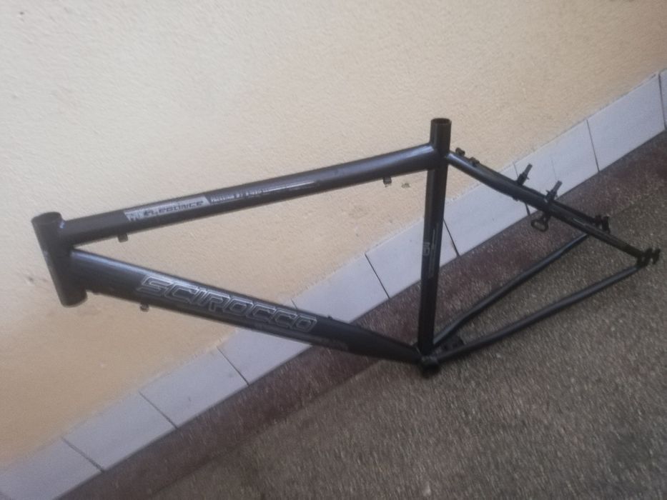 Vând cadru bicicleta