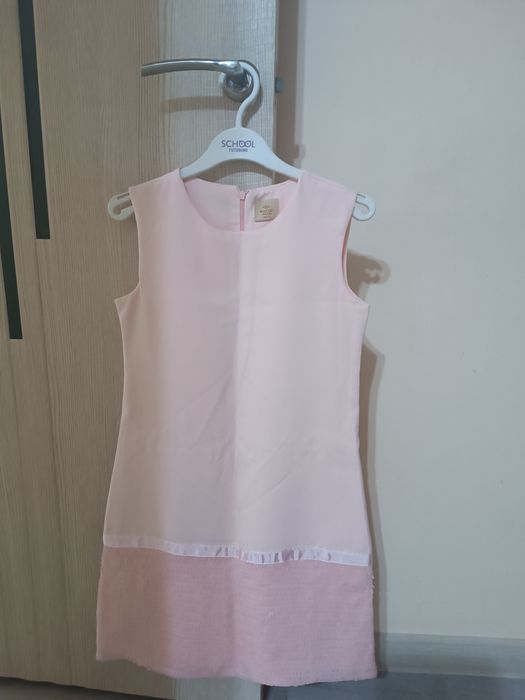 Продам нарядное платье для девочки