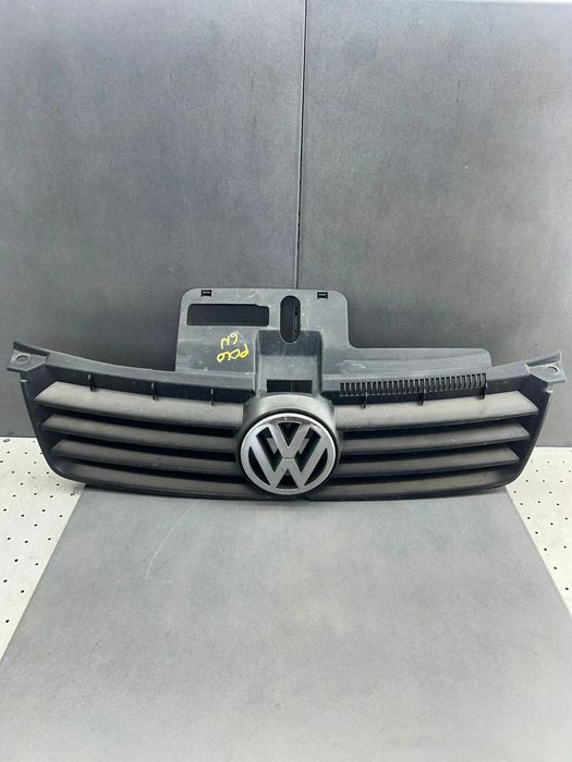 Grila radiator 6Q0853651C Volkswagen VW Polo 2000 1.4 MT (60 hp)