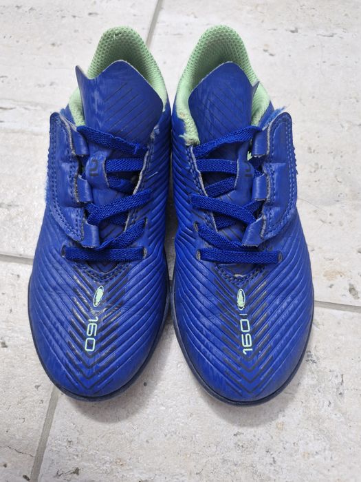 Adidasi fotbal marimea 29