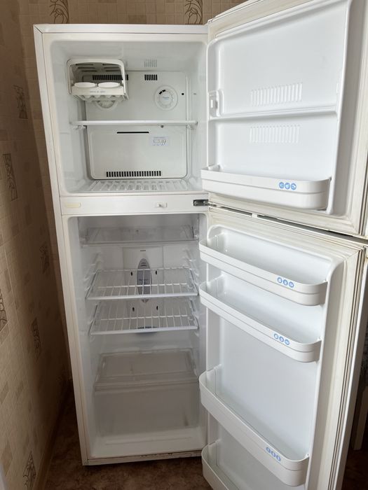 Продам б/у холодильник LG