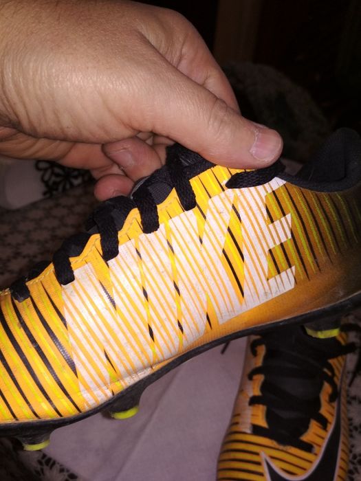 Юношески бутонки Nike