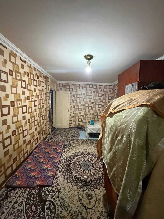 1 хонали катта йулнинг буйида жойлашган