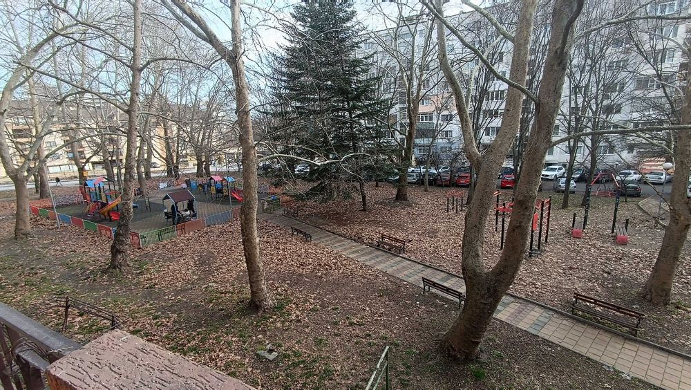 Дава се под наем Тристаен апартамент в Варна, Център - 62 кв.м за 498.27 € - Снимка #13