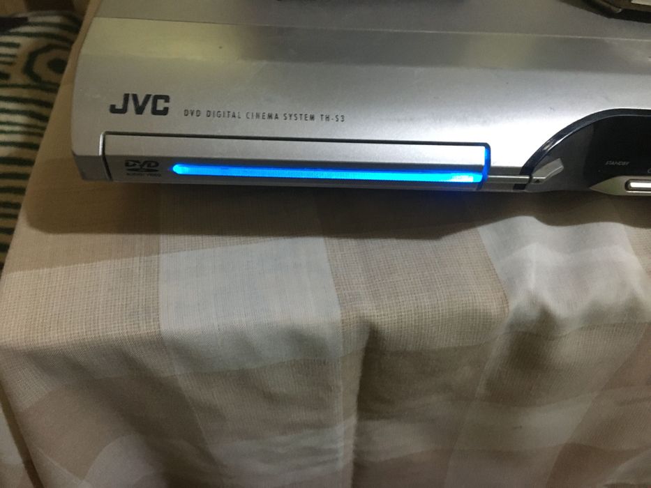 JVC  двд дигитал синема систем TH-S11