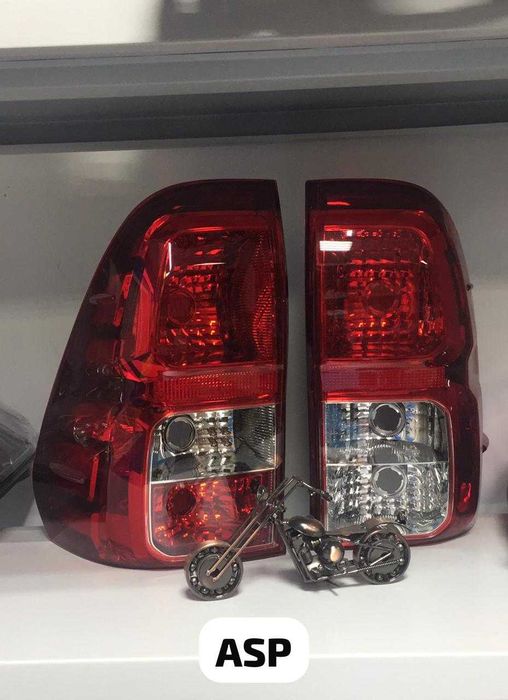 Фонарь задний Hilux 2016-