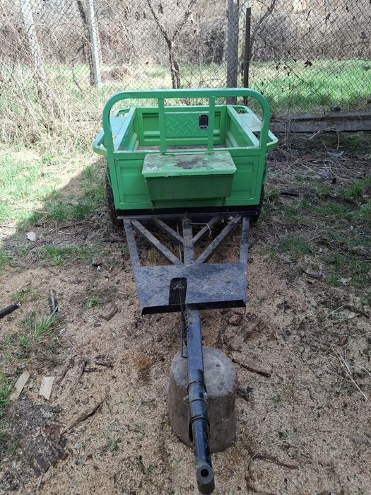 Продавам ремарке за фреза